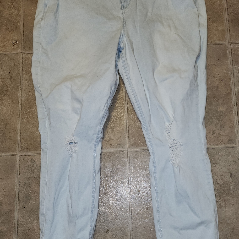 Light Wash Distressed Jeans